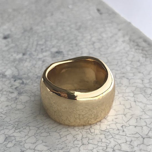 curvy ring